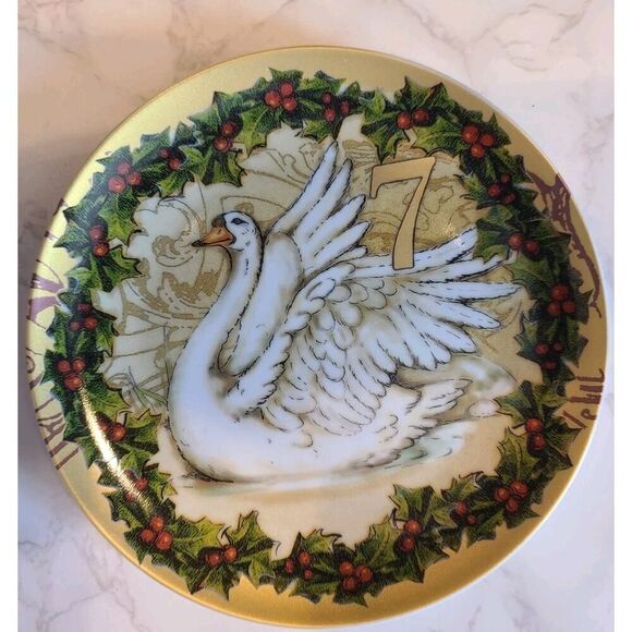 Pottery Barn 12 Days Of Christmas Dessert Plate, 7 Swans A-Swimming, Day 7 EUC - Picture 3 of 4